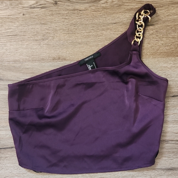 Forever 21 Plum Top with Chain Accent - Picture 1 of 5